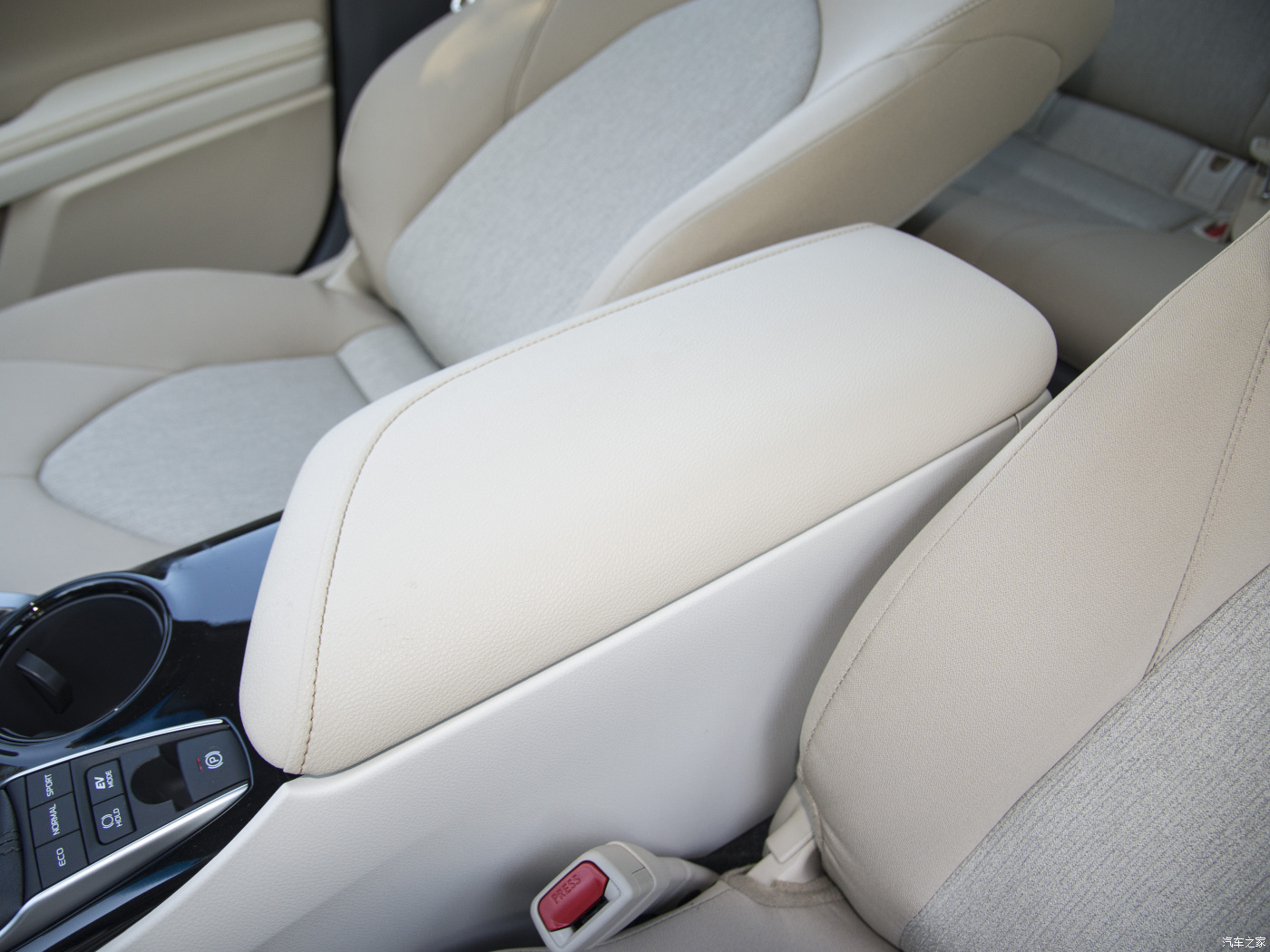 High Speed Multi-function Steering Wheel ABS Yes 2024 Toyota Camry Corolla 1.2 1.5 2.0 2.5 Luxury Sedan Gasoline Cars 5 Seats