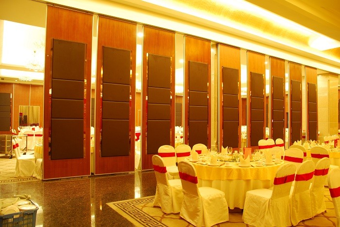 Hotel Acoustic Rolling Operable Partition Walls With Sliding Door