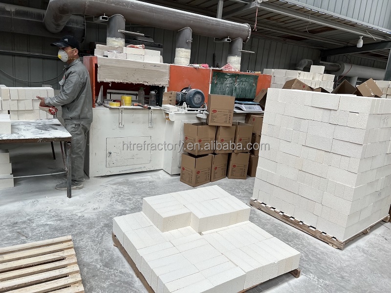 High Thermal Conductivity of 0.3 Mullite Insulating Brick for Industrial Applications
