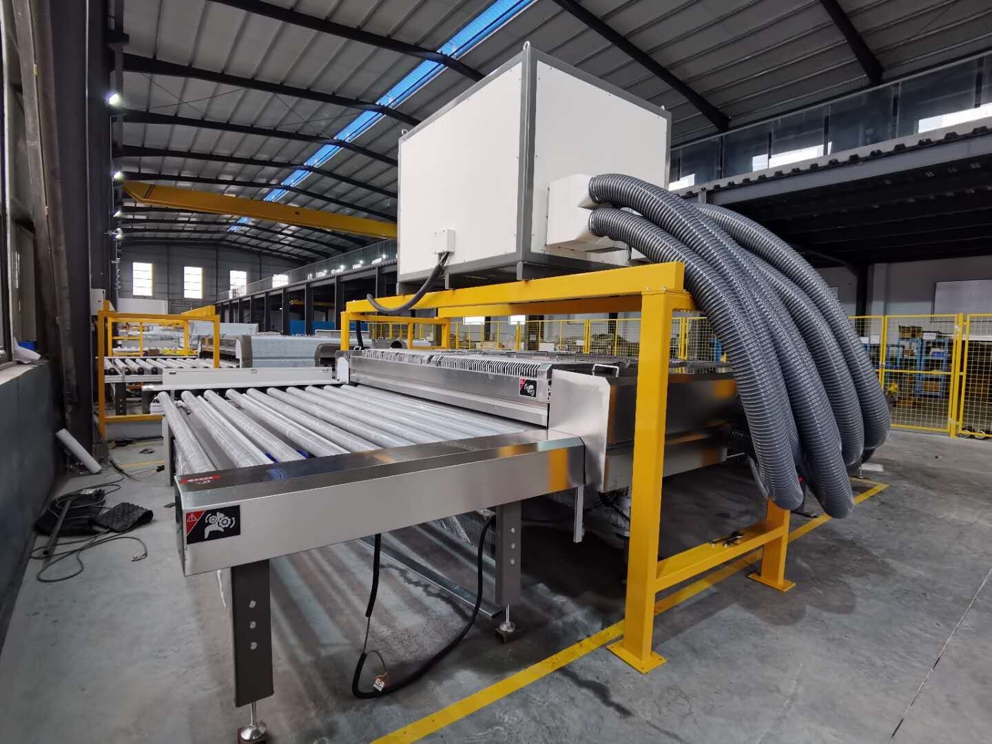 Four Suction Cup Lifting Cantilever Crane For 1000KG Hollow Glass Processing