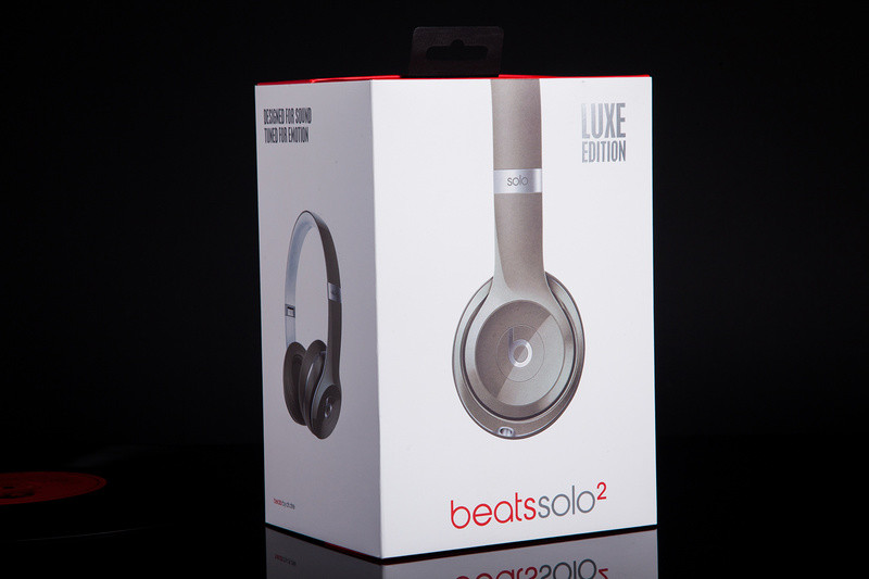 Newest 2016 Beats by Dr.Dre Solo2 On-Ear Wired Luxe Edition Headphones Silver New Beats by Dr. Dre Solo2 Wired On-Ear