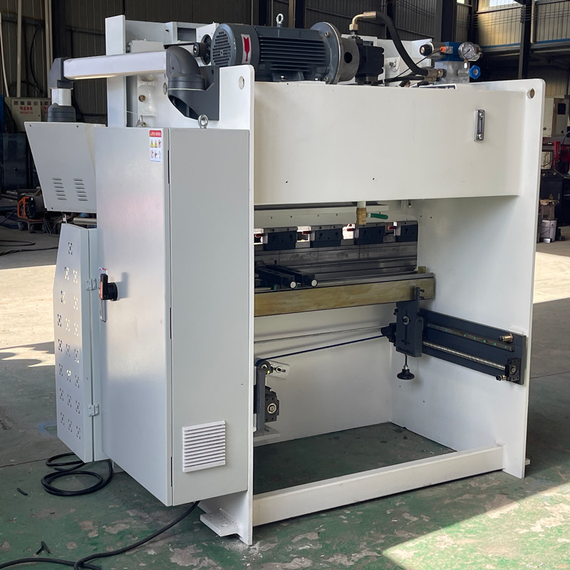 WC67Y-30T1600 Hydraulic Bending Machine Customizable Solution For Your Manufacturing Process