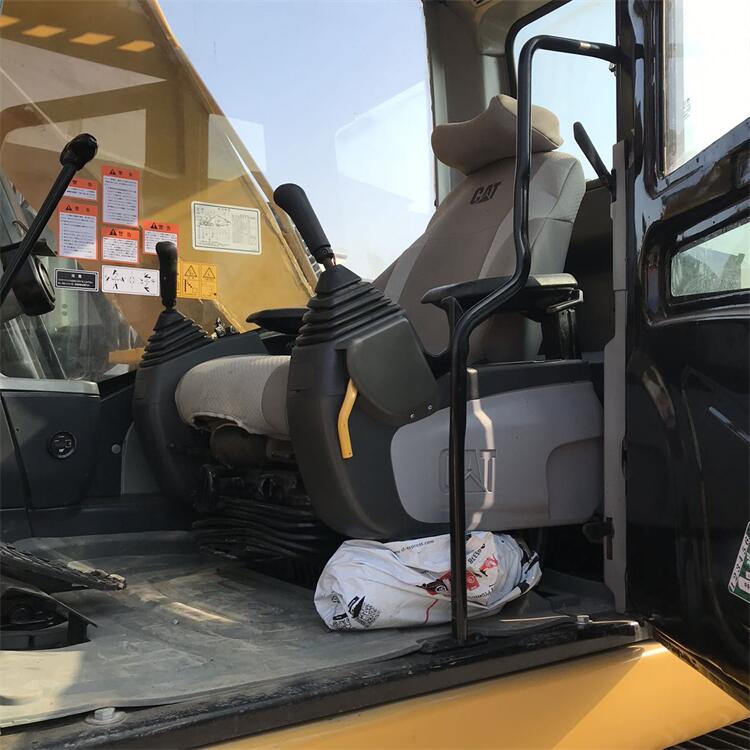 Lowest and Good Health CAT 323 Used Excavator 2022 Model Manufactured by CAT in Japan