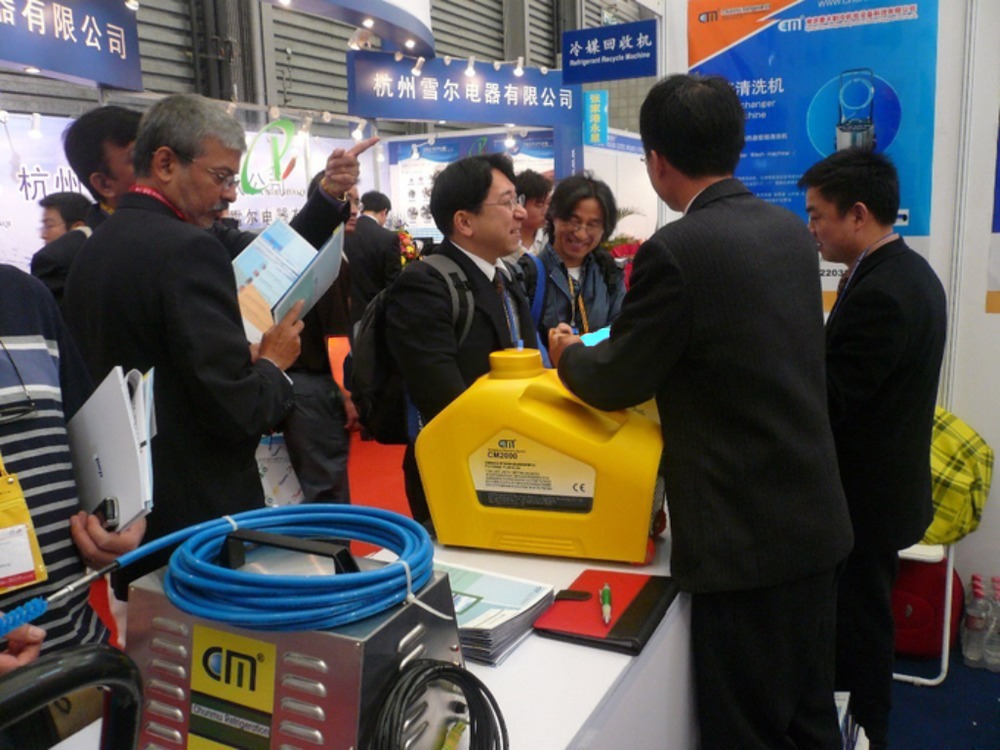 Automatic R134a Refrigerant Filling Device Air Conditioning Charging Equipment PLC R134a R32