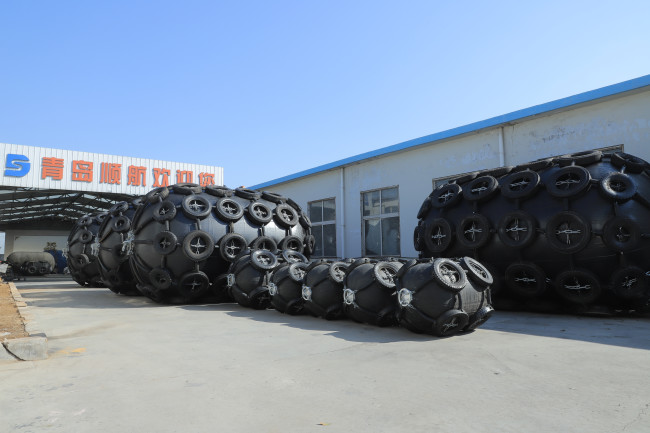 Ship Berthing Docking Protection Tyre Yokohama Rubber Fenders