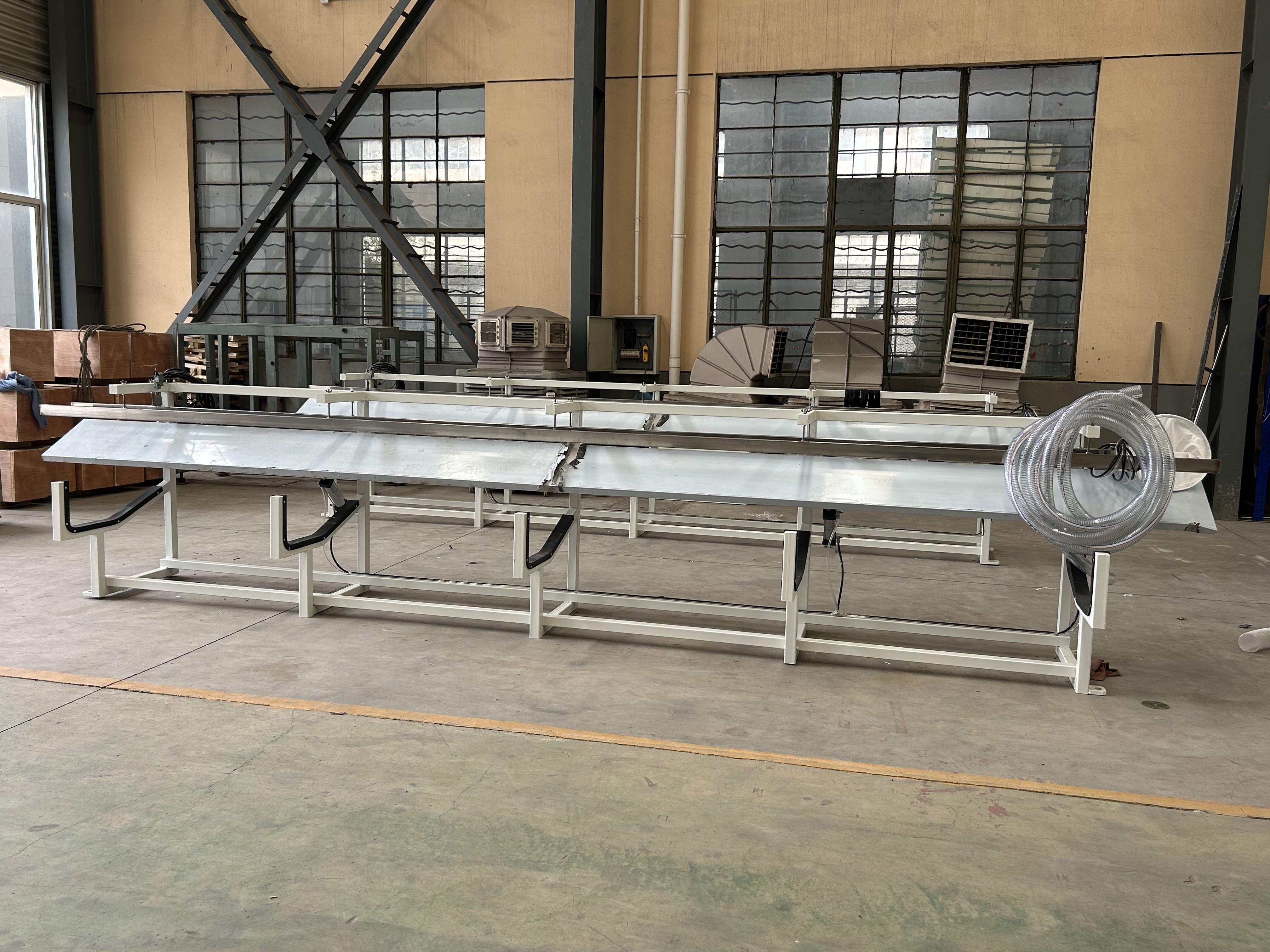 Multi Layers Plastic Pipe Extrusion Line High Speed HDPE PE Pipe Production Machine Line