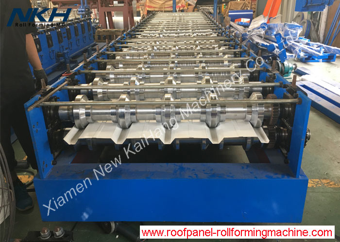 China Continuous Sandwich Panel Production Line Roof Panel Roll Former Work With PU Line on sale