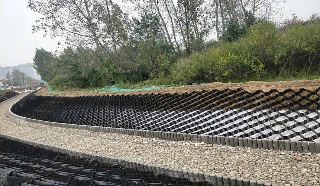 High Honeycomb Black HDPE Geocell Reinforcement Driveway for Road Gravel Stabilizer Grid Retaining Wall Embankment