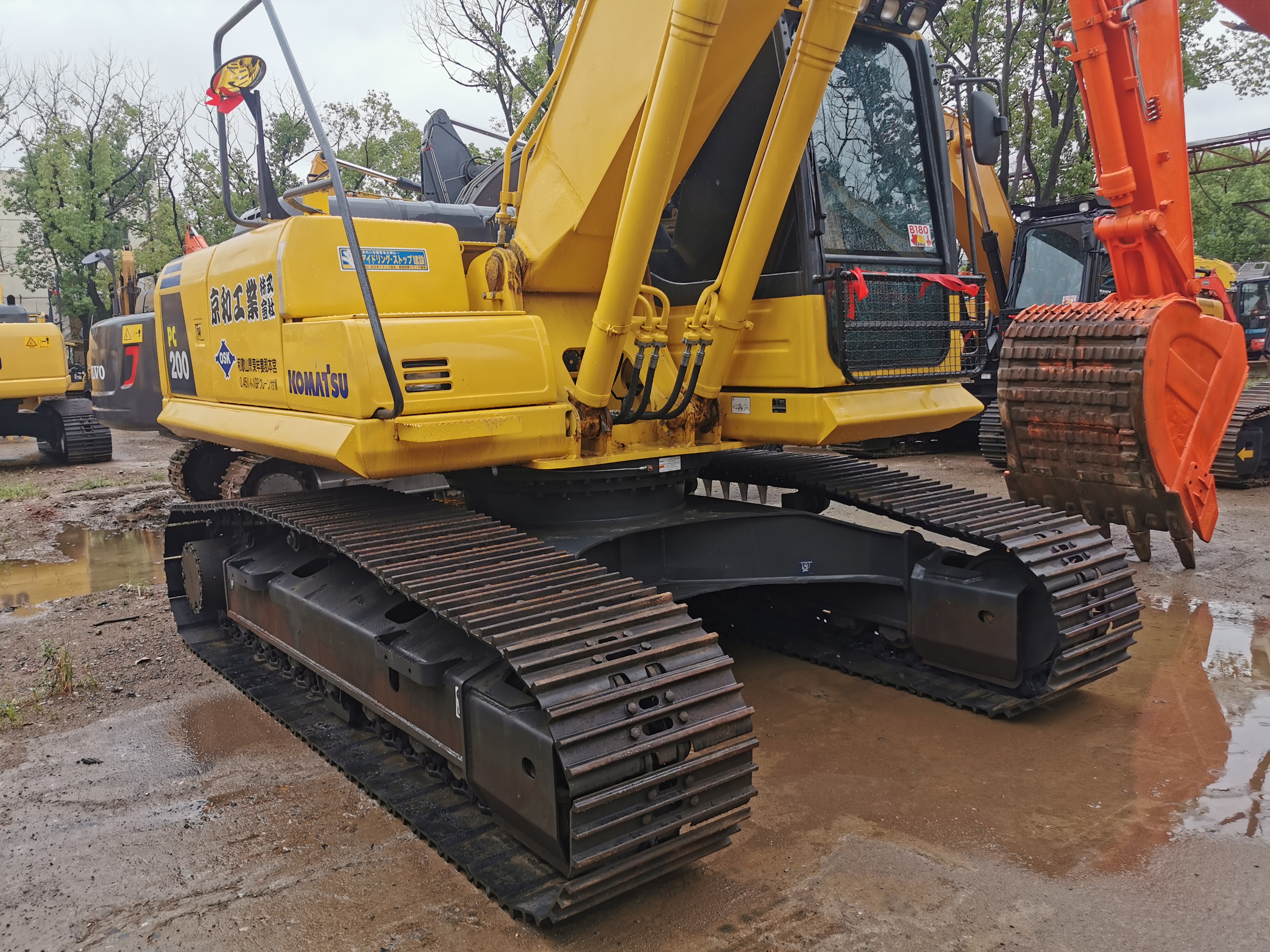 Used Komatsu PC200-7 200-8 200-6 Crawler Excavator with Cummins Engine and Original Color