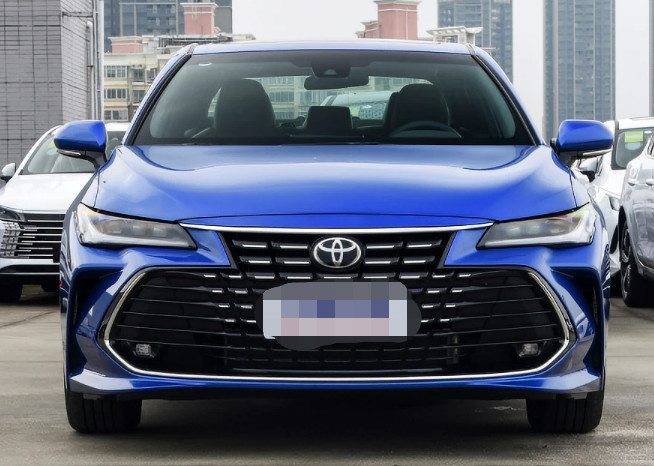 Toyota Aavalon 2022 dual engine 2.5L haohua version 4 Door 5 seats 3 space car Medium car