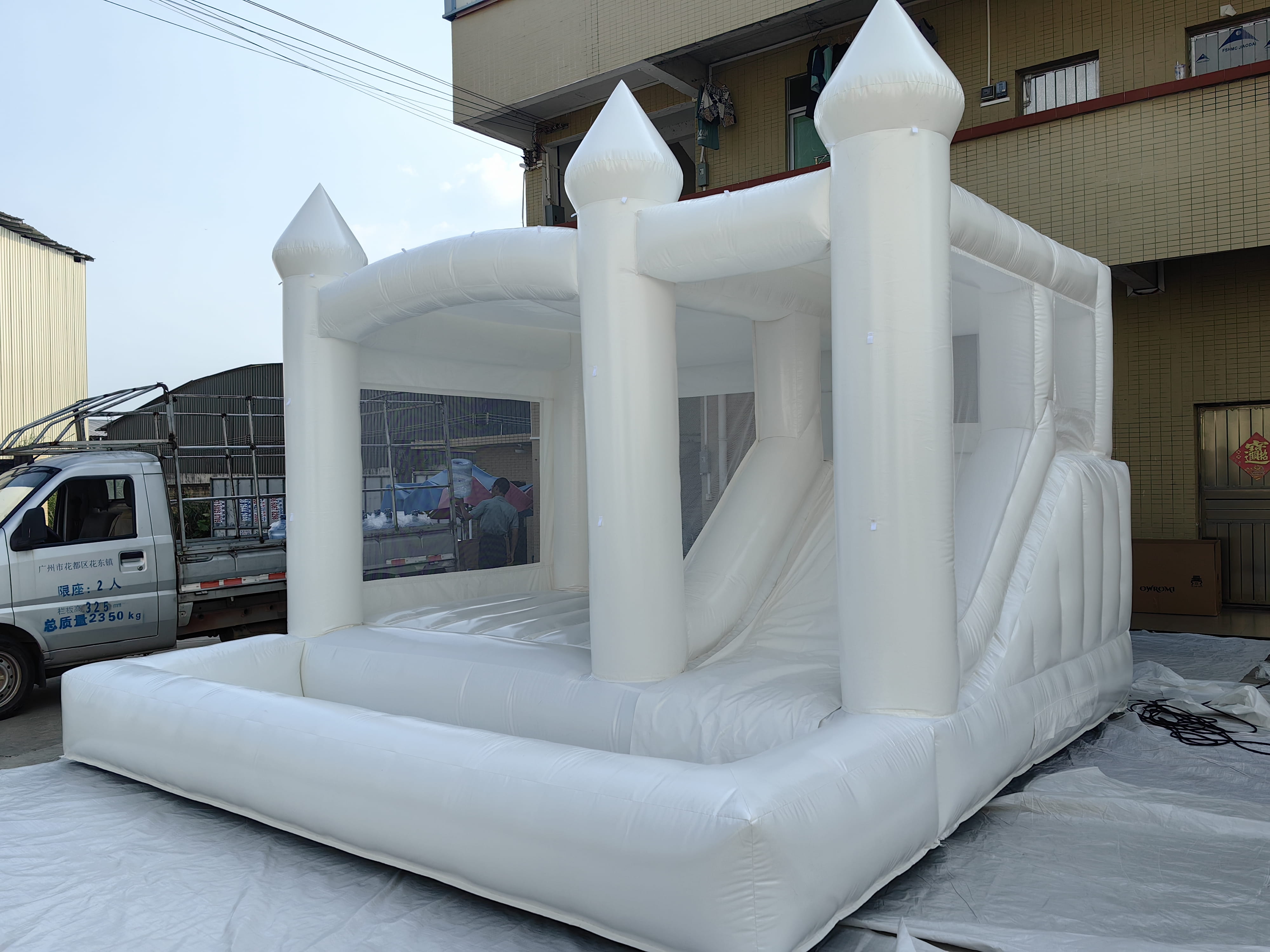 OEM Inflatable Bubble House Moon Jumping White Bouncy Castle