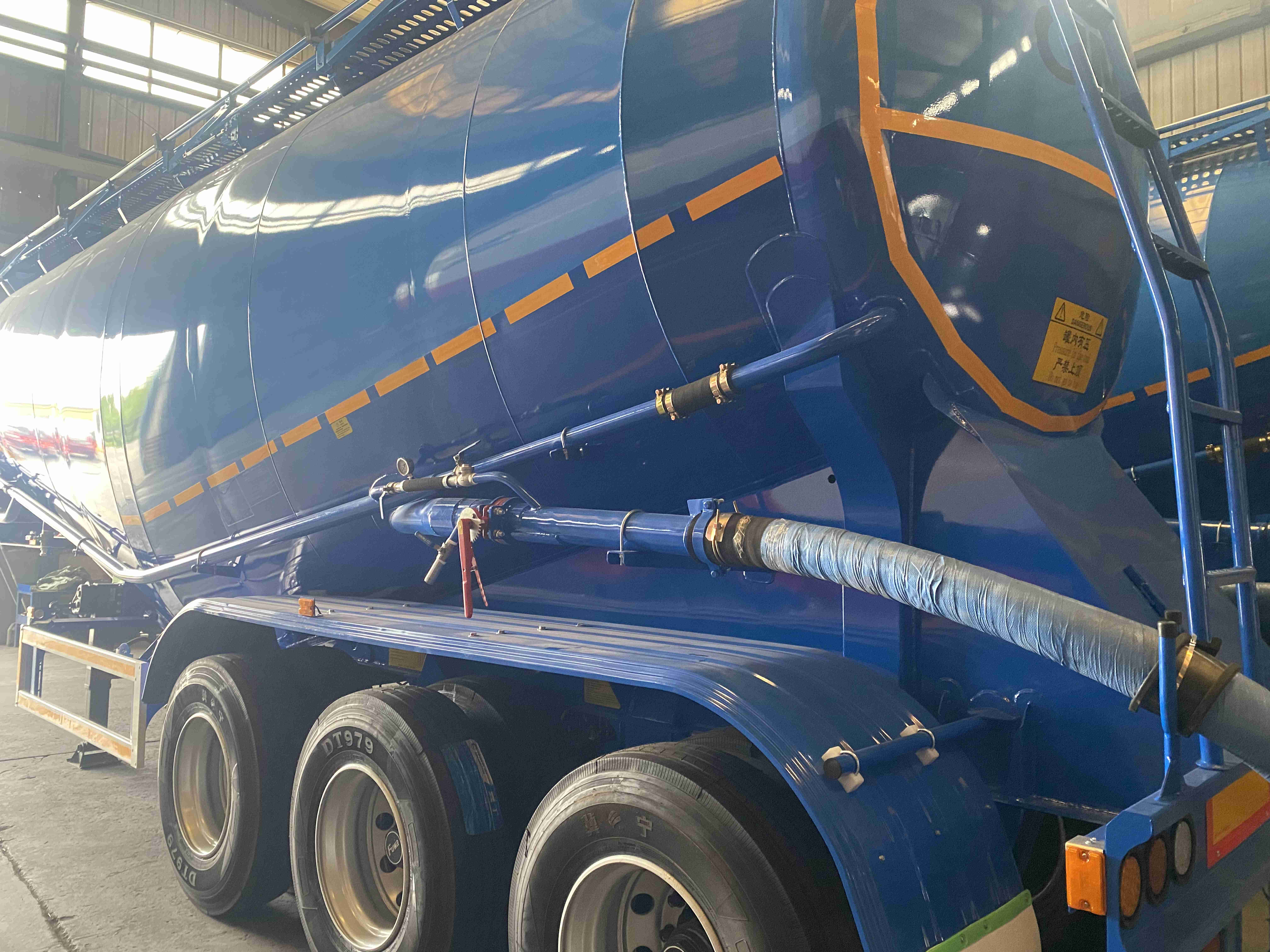 3-Axle Semi-Trailer for Cement Chinese Offers Paint Electrophoresis KTL Powder Coating