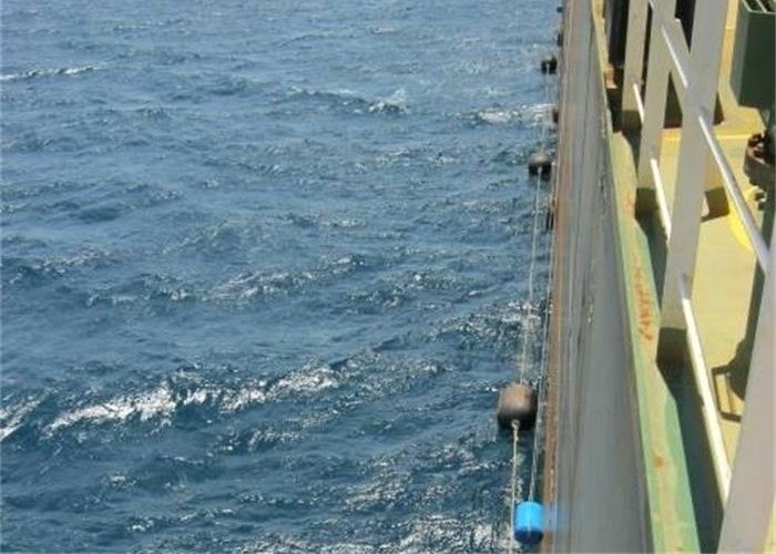 RSS3 Natural Rubber Dock Fender , Rubber Fenders For Boats Stable Performance