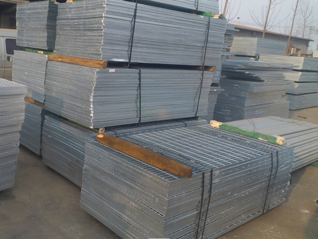 Building Material SS304 Serrated Galvanized Grating Drain Cover