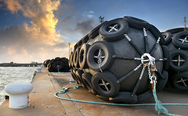 Superior Design 80kPa Floating Pneumatic Rubber Fenders Unprecedented Protection