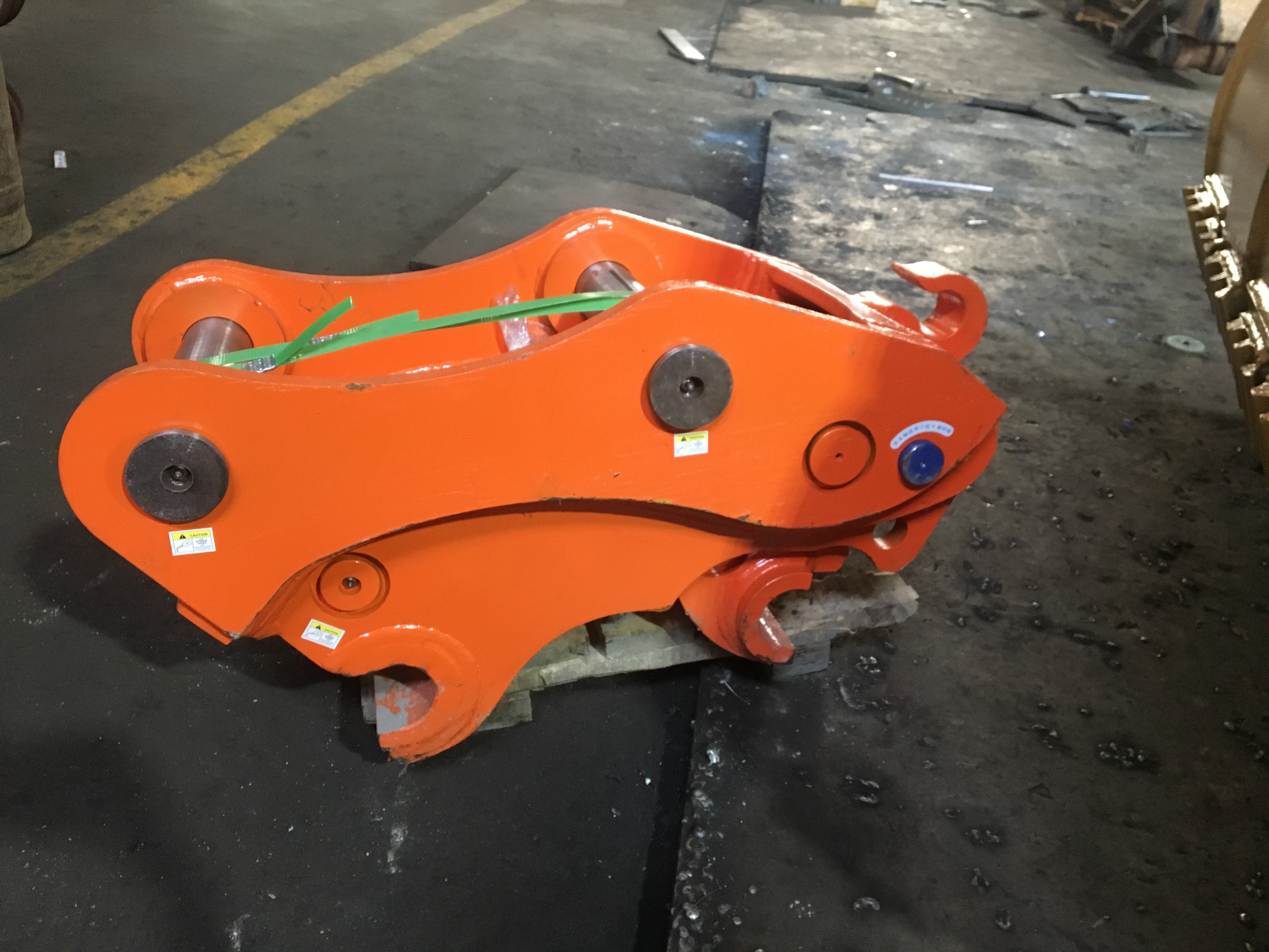 HUITONG New Excavator Attachments Manual Quick Hitch Hot Sale Mechanical Quick Release Coupler for JS210 SH210