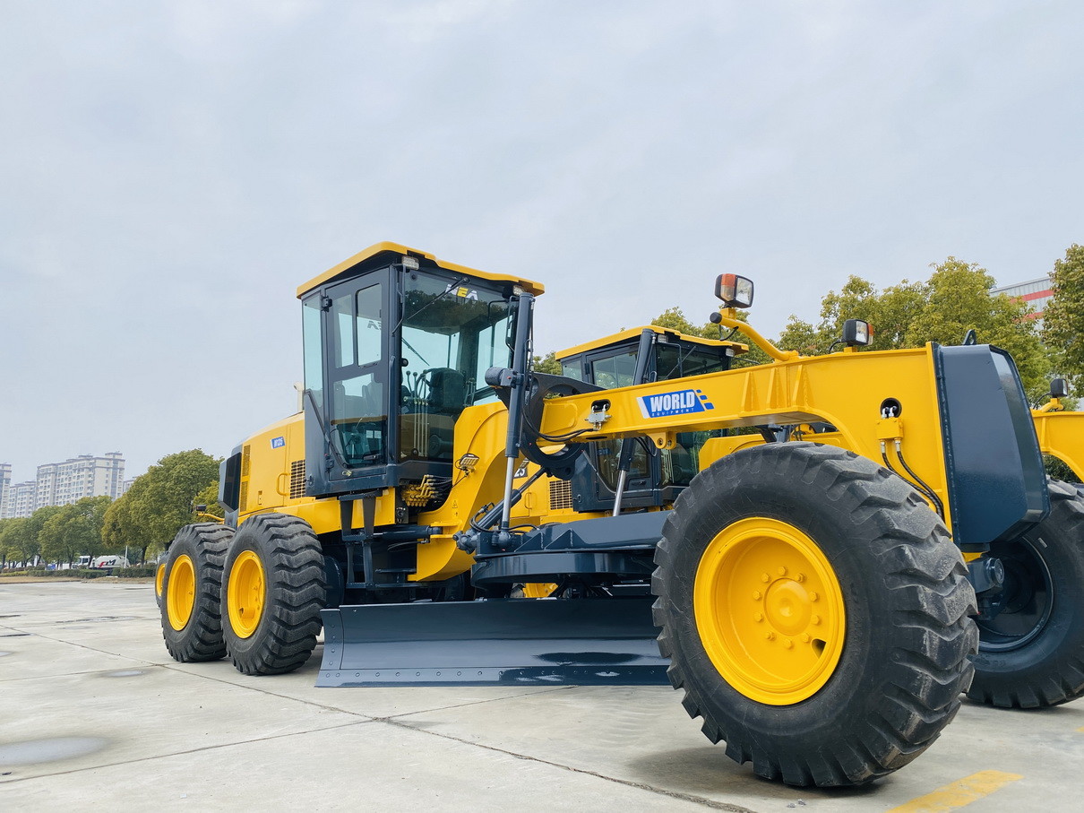 Enclosed Cab Heavy Equipment Motor Grader 97kw Power Output ROPS/FOPS Optional