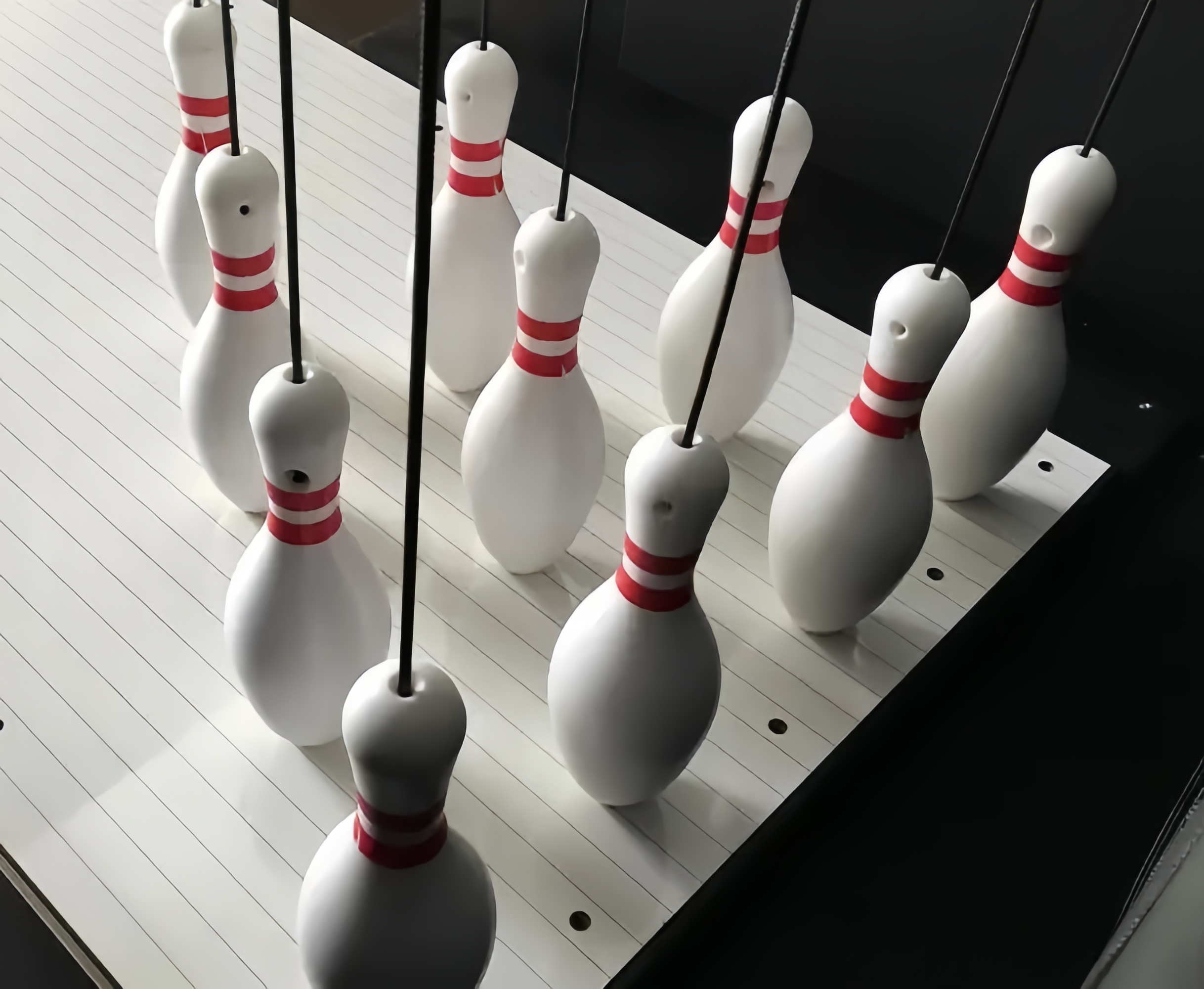 Certified Straight Bottle Body White High Grade Polyurethane Bowling Pin for Entertainment