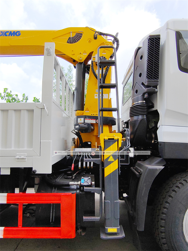 Famous Brand 6x6 6x4 Cargo Dump Truck Crane Truck Mounted With 14tons 12 Tons