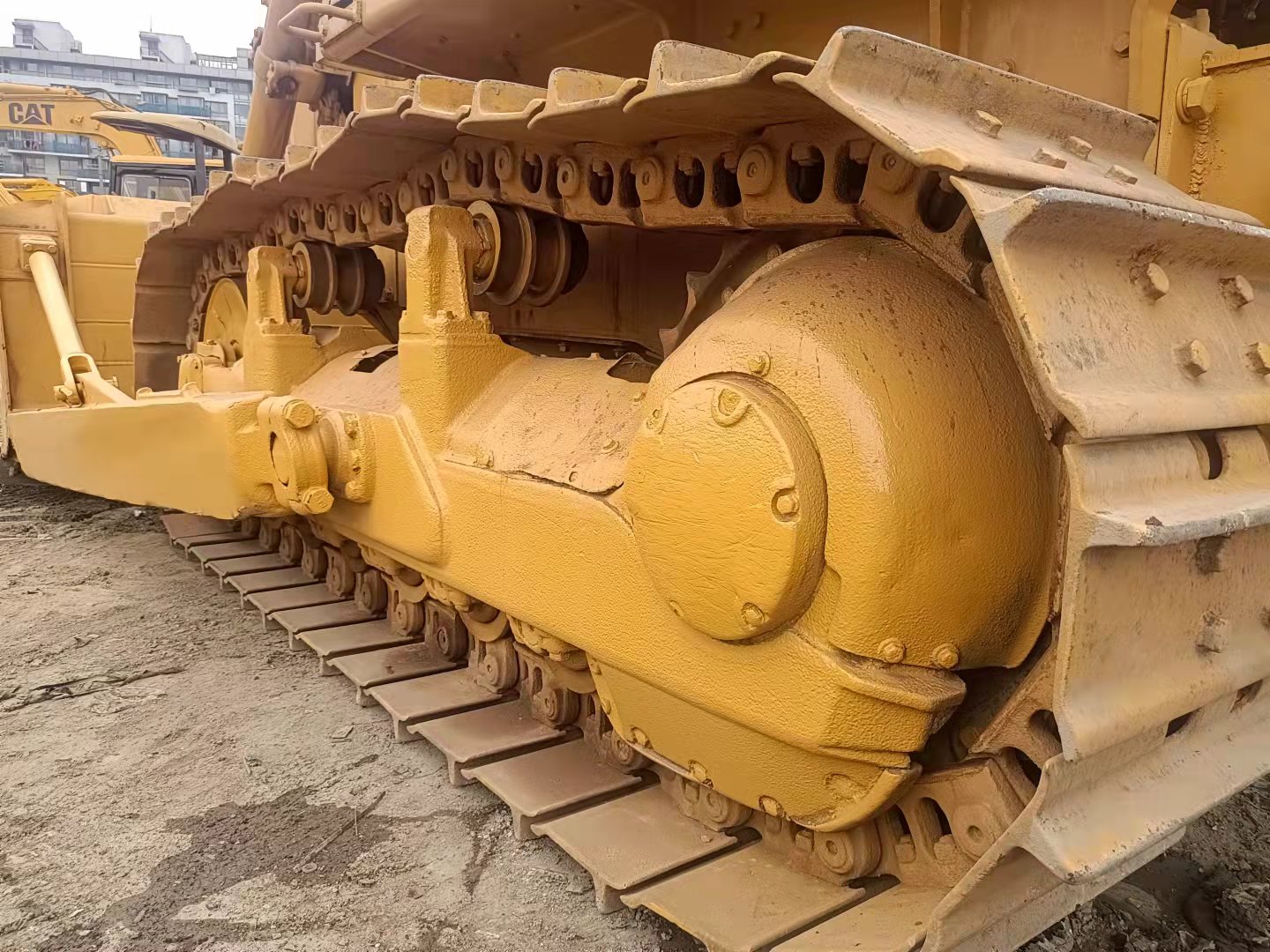 Yellow Cat Bulldozer 104KW Power Advertising Company Machine with Motor Engine Pump