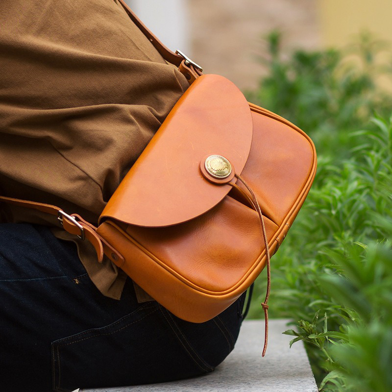 Handmade Vintage Men's Shoulder Crossbody Bag with Top-Layer Vegetable Tanned Leather