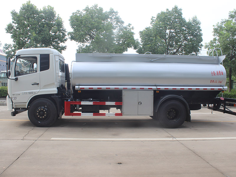 Dongfeng 12.5 Cubic Meter Chemical Tanker Truck SCS5181GPGDFH6 Liquid Transport Vehicle