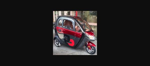 Three Wheels Full Closed Carbin Passenger Electric Tricycle With 1200W Motor