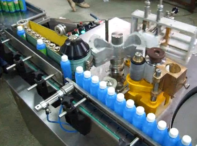 Pharmaceuticals Cold Glue Labeling Machine , Conical Round Bottle Labeler