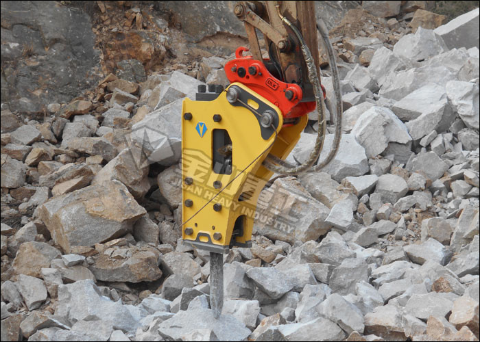 Side Type Excavator Rock Breaker , Hydraulic Breakers For Excavators EX200 EX210 EX220 EX230