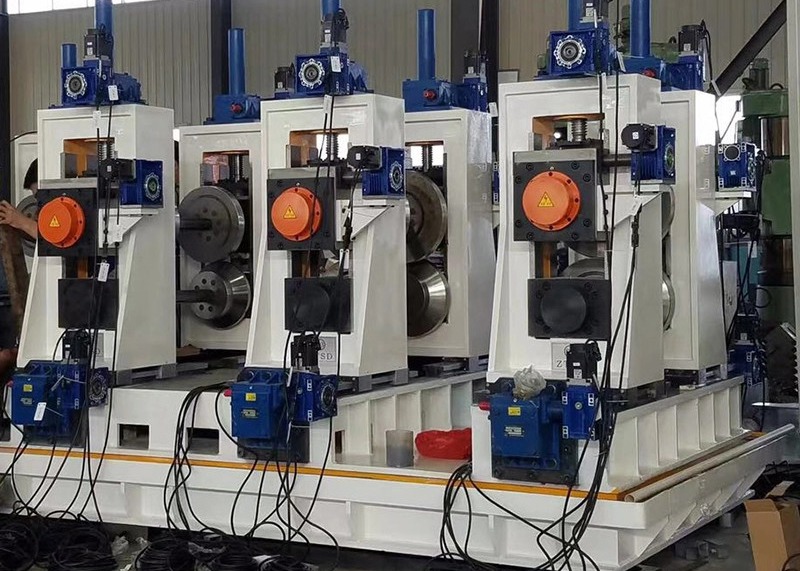 High Efficiency Metal Pipe Making Machine / Square Tube Mill