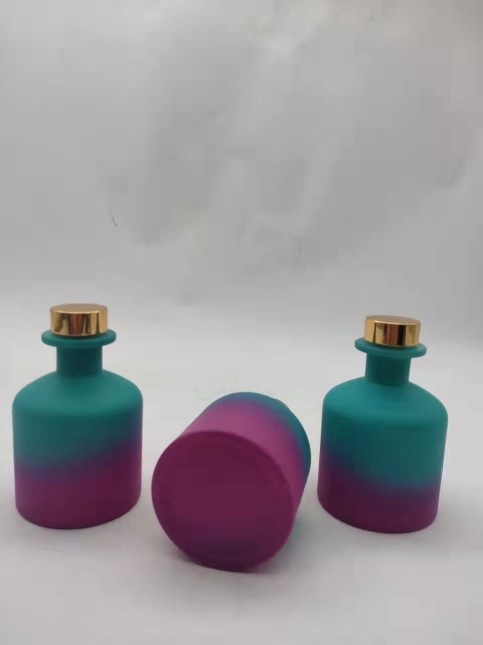 Colored Cosmetic Glass Bottles Shockproof Aroma Reed Diffuser Bottle