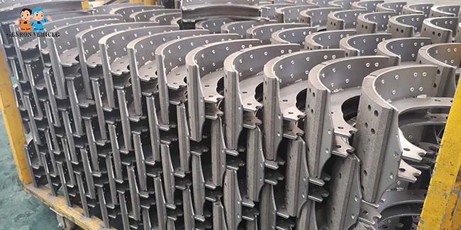 Factory Wholesale Spare Parts Brake lining for Trailer Axles Truck Rear Axles