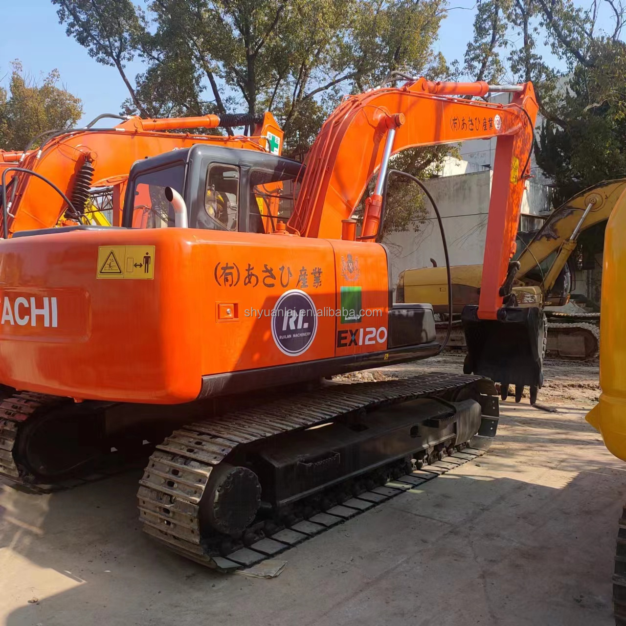 12T Hitachi EX120 Excavator Suitable for Various Applications and Projects