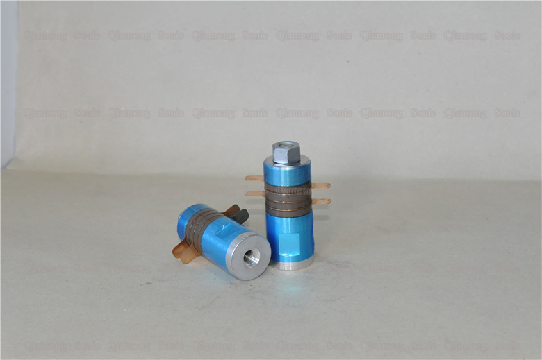 Columnar Type 30Khz Ultrasonic Cavitation Transducer With 6200 To 7200pf Capacitance