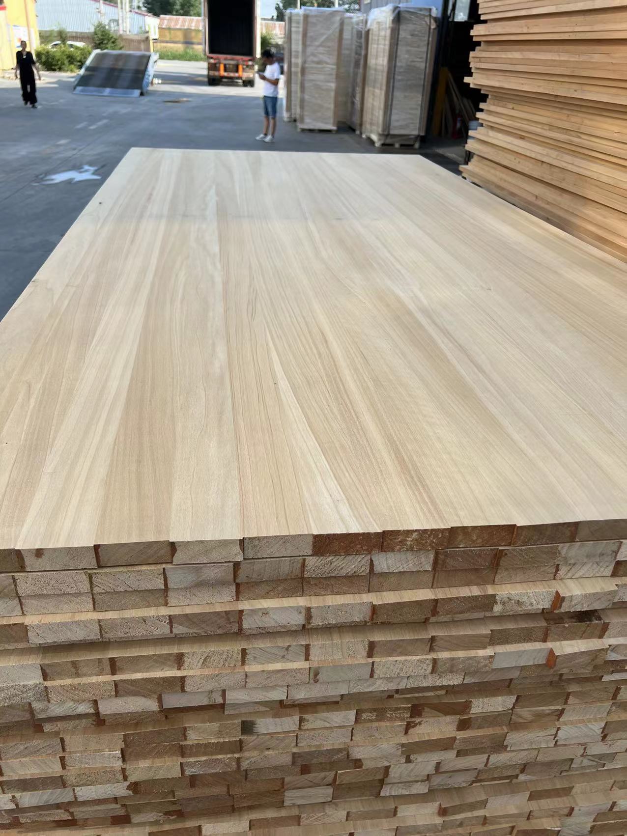 Customized Wooden Moulding Solid Wood Timber Paulownia Wood Board in Natural Color