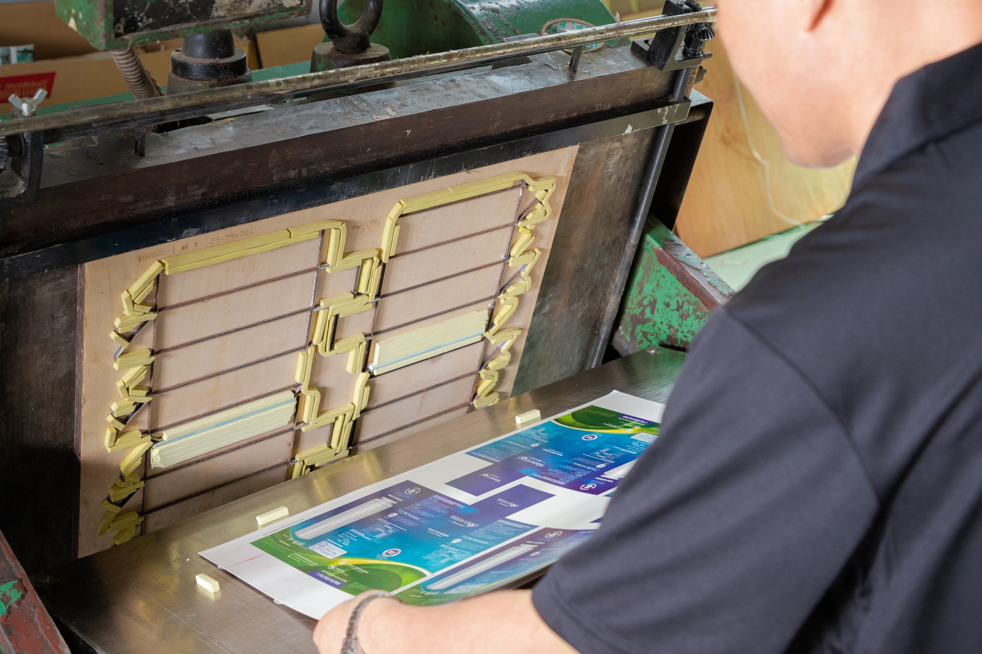 Recycled Materials Custom Cardboard Display Boxes With Window Pastry packaging