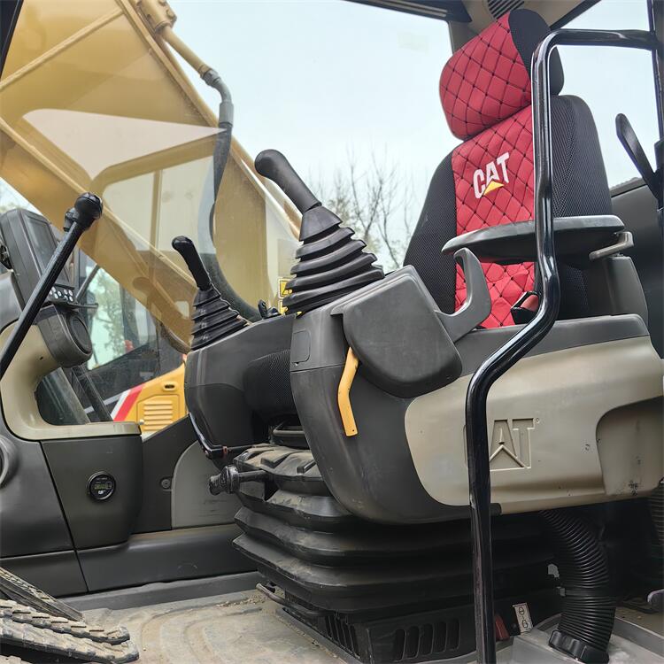 Good Condition CAT Crawler Medium Excavator Cat323 2019 Good Working Condition Low Hours