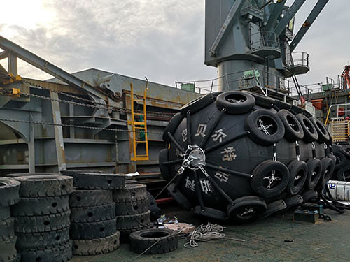 Dredger Protection Yokohama Pneumatic Fender Boat Dock Buoys 1200mm*2000mm