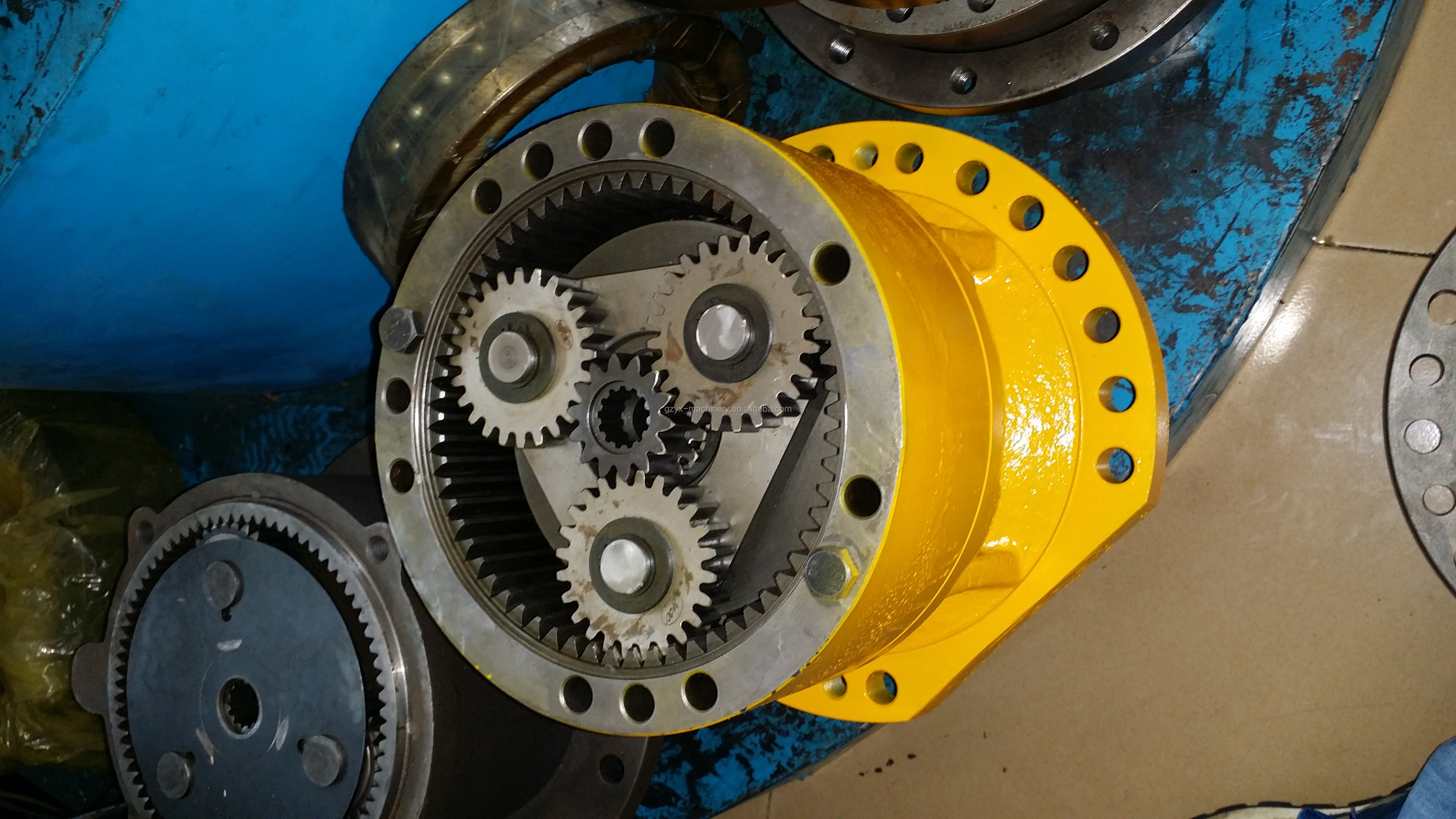 203-26-00121 Excavator Swing Gearbox PC130-7 Excavator Swing Drive PC128