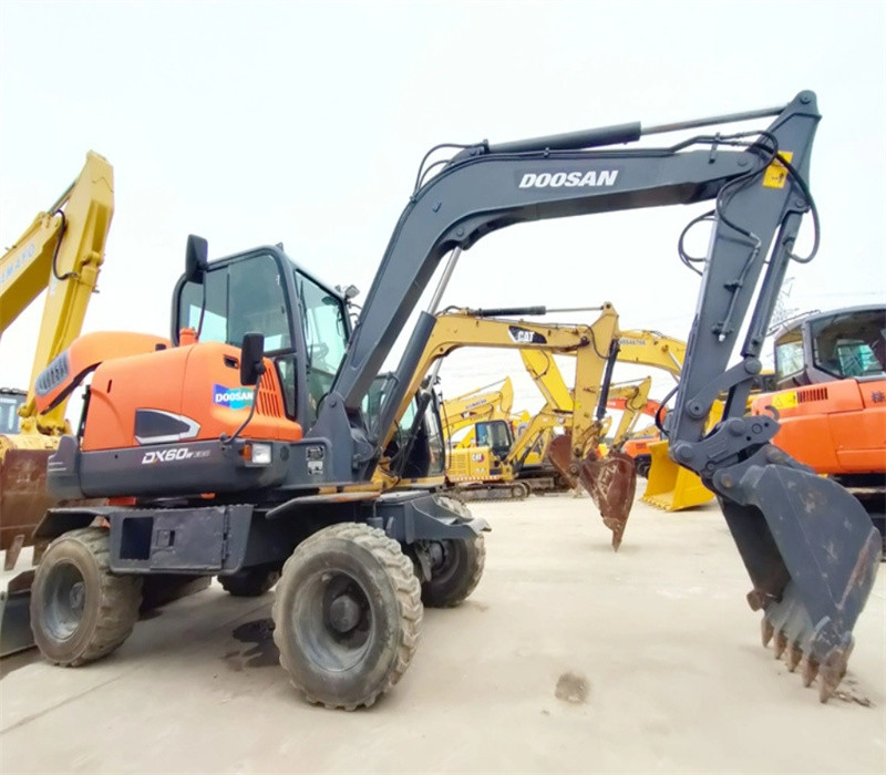 Secondhand Doosan Hydraulic Excavator Pre Owned Excavator 7530mm Radius