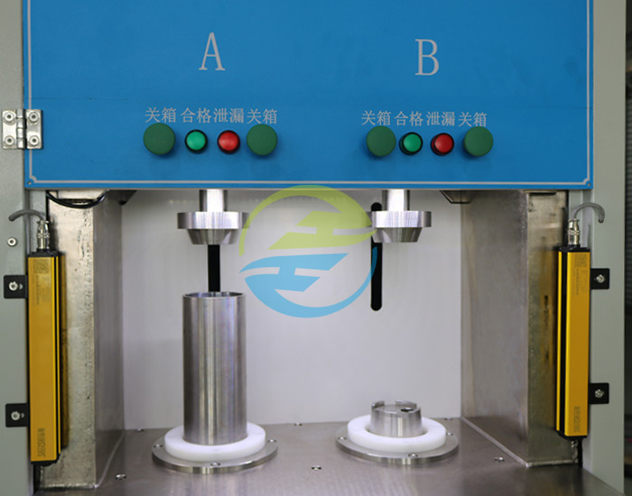Helium Recovery Rate ≥80% Gas Leak Detector Piston Accumulator With Leak Testing Equipment