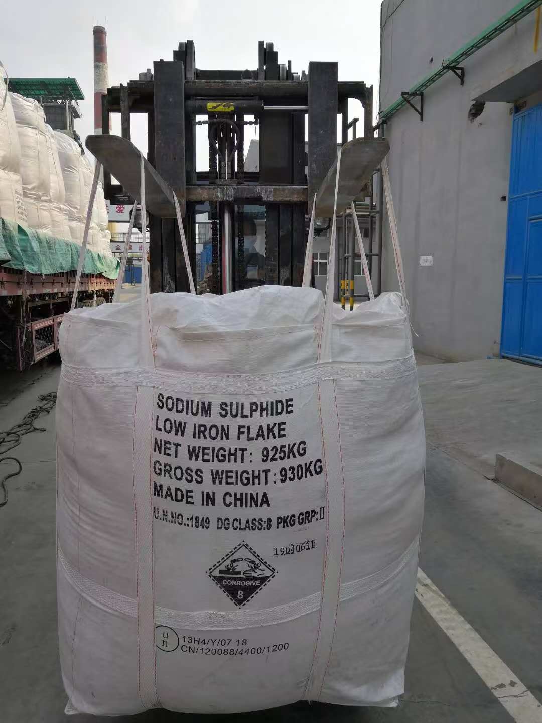 Dissolving Sulfurized Dyes Raw Material Na2S Sodium Sulfide Yellow Flakes