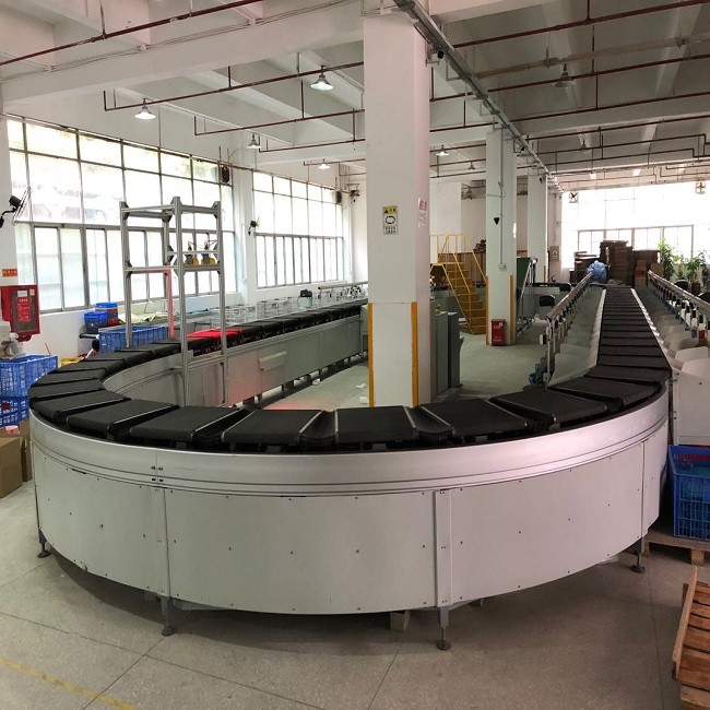 Vertical Cross Belt Sorter System For Logistic Shipping