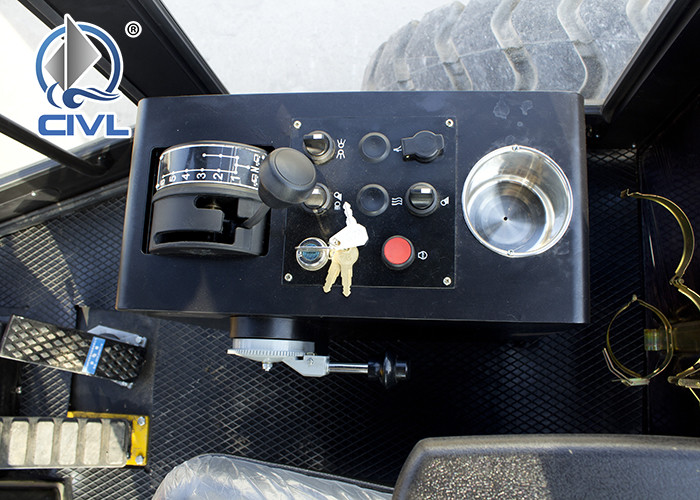 135HP Small Motor Grader with Ripper and Blade With Cummins Engine , Rated Speed 100 / 2200kw/rpm