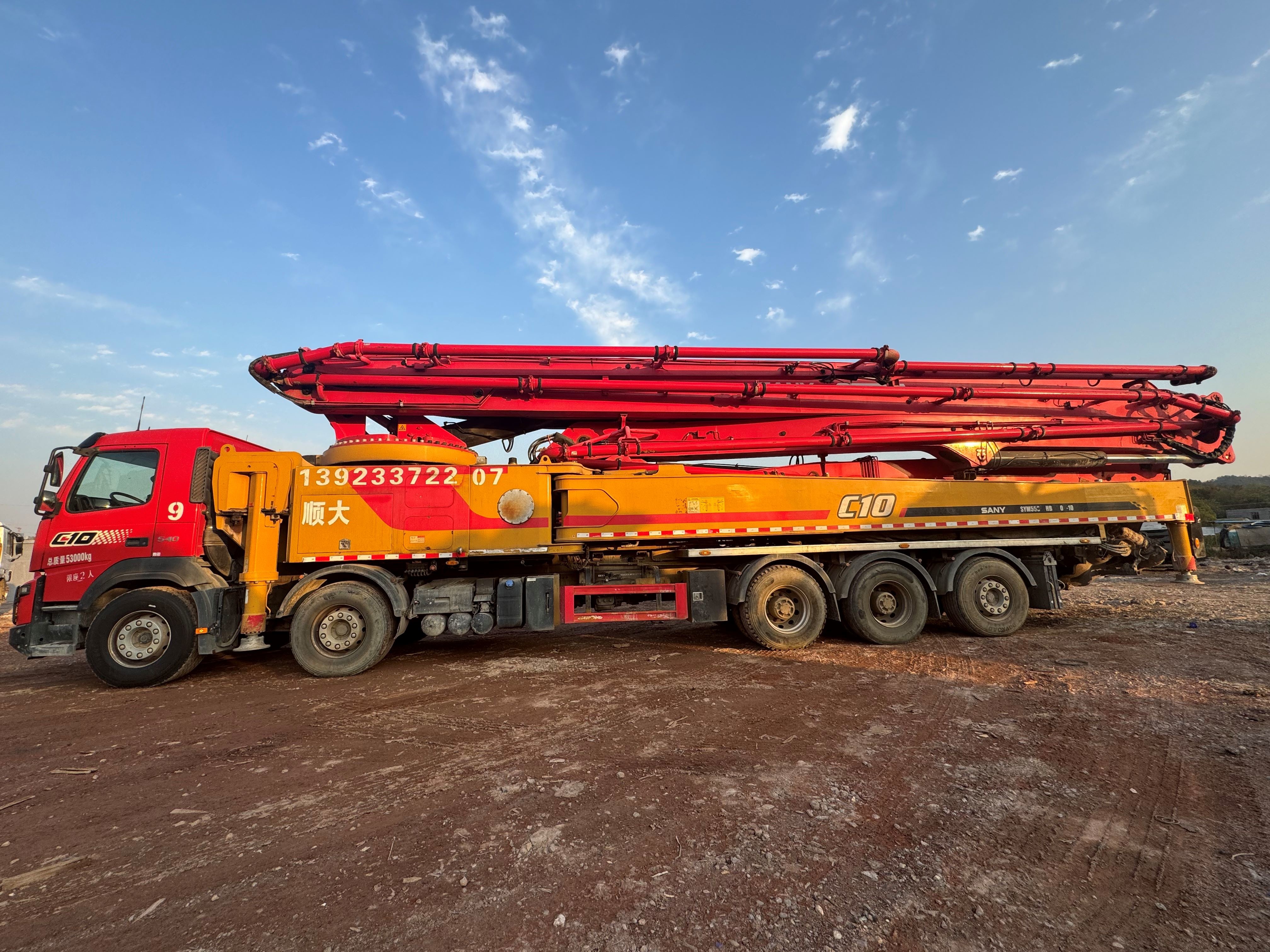 Concrete Pump Truck 67 M Installed Volvo Chassis Customized To Lengthen The Pump Pipe
