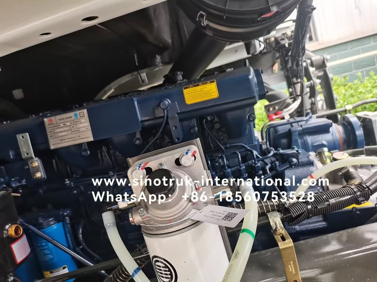 SINOTRUK HOWO Dropside Cargo Commercial Vehicles Truck Chassis LHD 6X4 400HP
