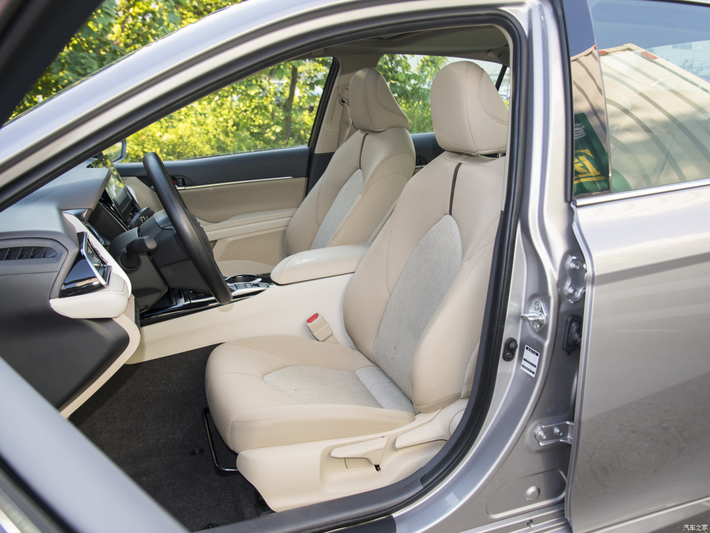 High Speed Multi-function Steering Wheel ABS Yes 2024 Toyota Camry Corolla 1.2 1.5 2.0 2.5 Luxury Sedan Gasoline Cars 5 Seats