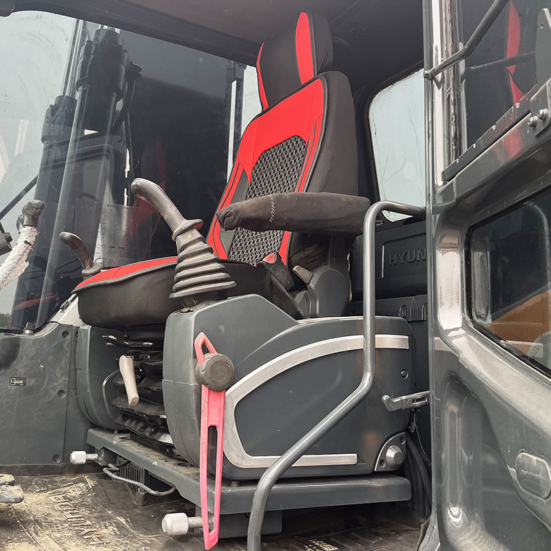 Hyundai 215 Used Crawler Excavator 0.9m3 Bucket Capacity 110KW Rated Power
