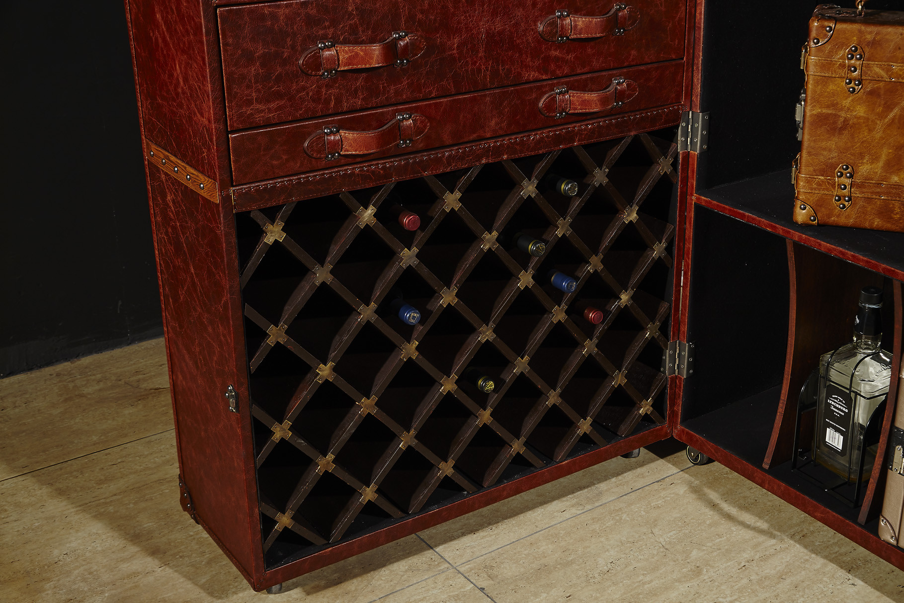 High End Europe Retro Vintage Leather Wine Storage Cabinet With Multi function