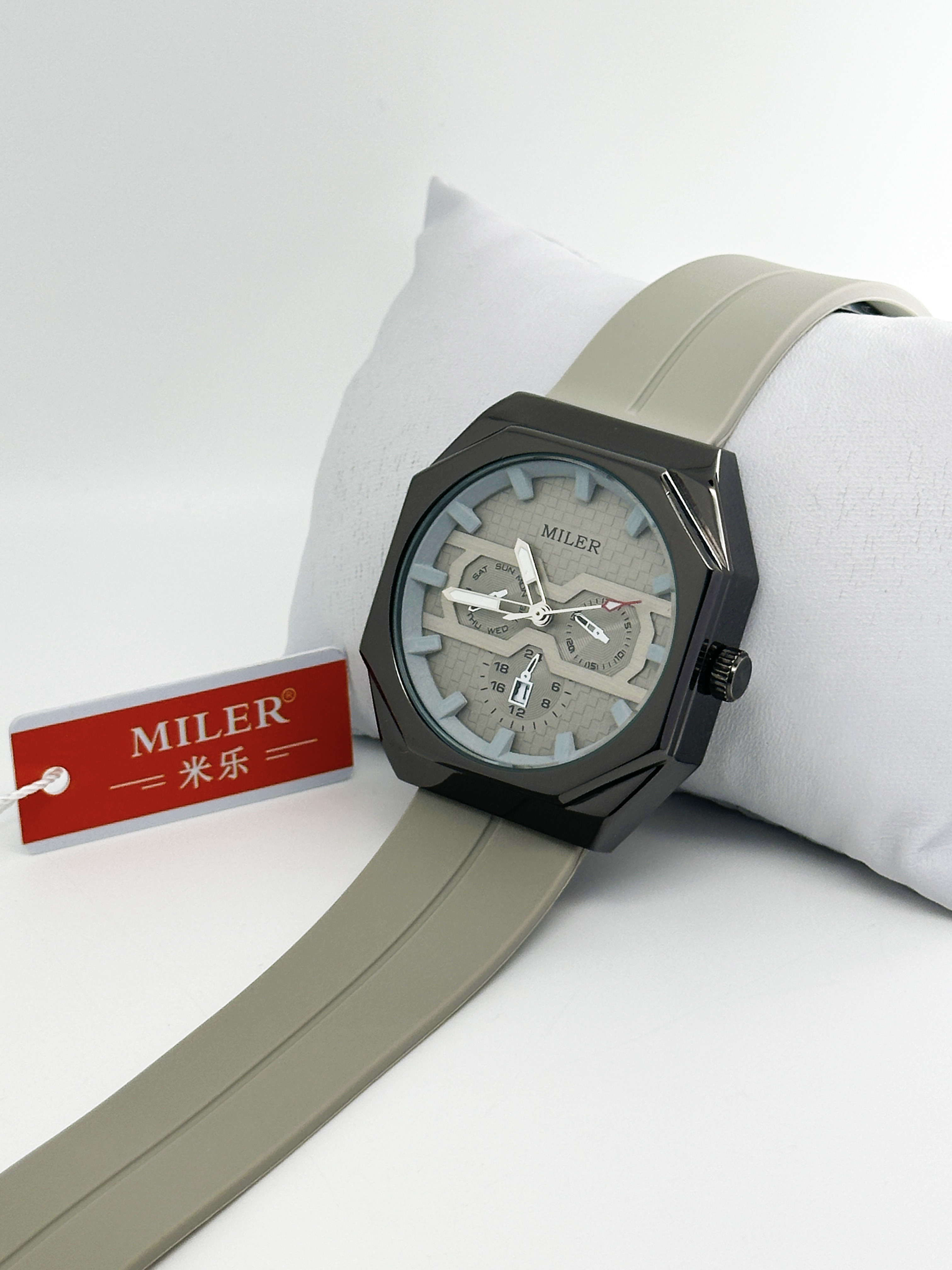 Casual Men's quartz Watches Minimalist Stick Needle Scale Three Eye Six Needle Waterproof men's quartz Watch